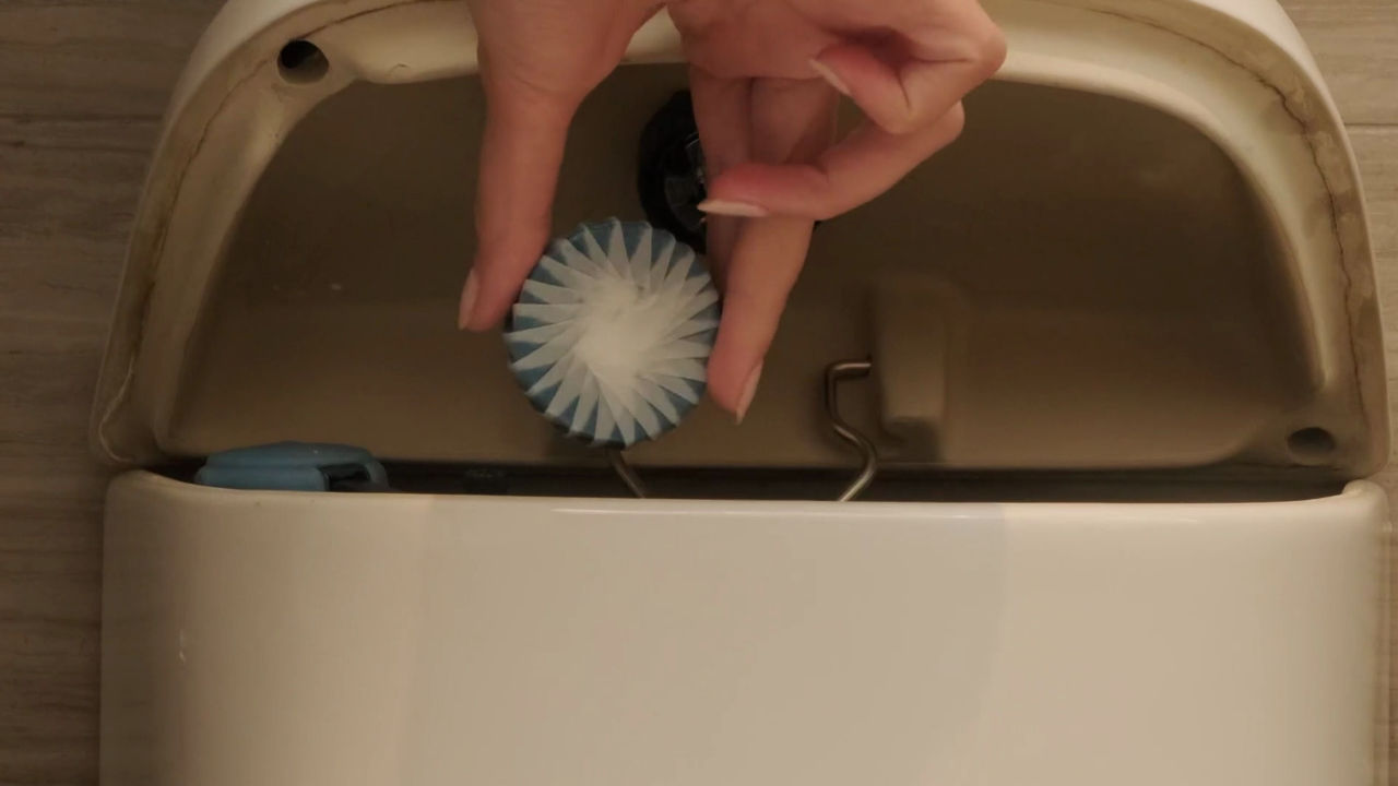 Pastilla Azul Automática para Inodoro 50 g, Limpiador de Cisterna Video Introduction