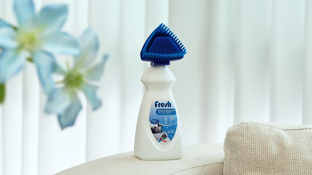 Upholstery Stain Remover With Brush Applicator, 400 ml / 13.5 fl. oz. Video Introduction